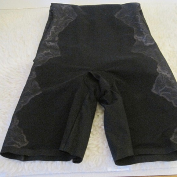 Assets Red Hot Label by Spanx Bodysuit # 10116R - Picture 3 of 12